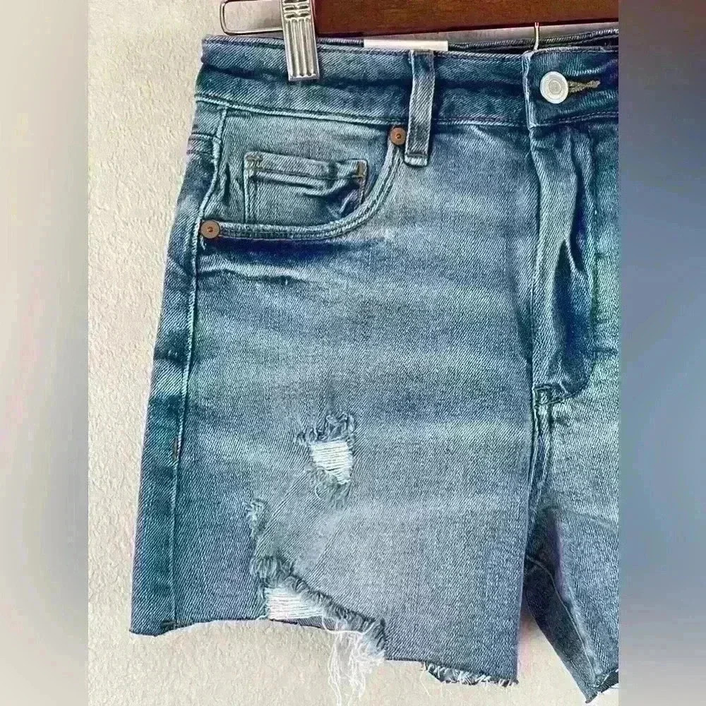 Blank NYC The Reeve High-Rise Ribcage Distressed Jean Short Women's 25 NWT - Picture 2 of 14